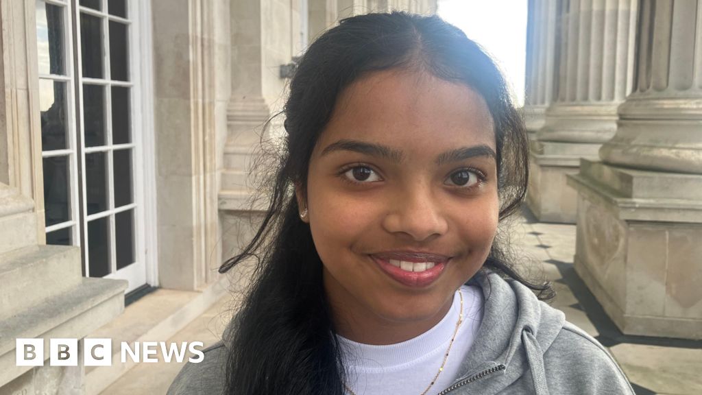 'Stricter regulations' needed when signing up online, Stormont told