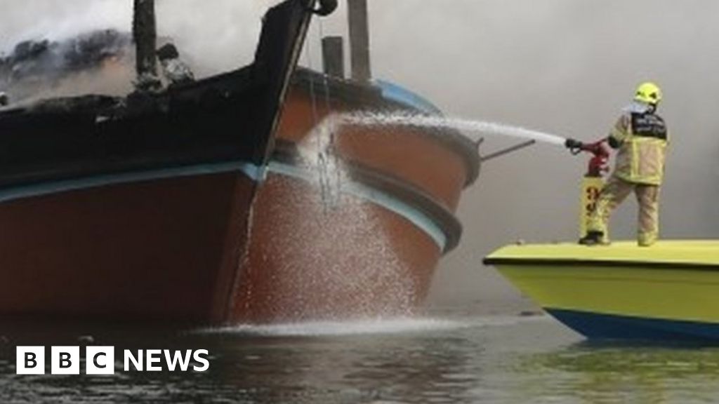 Fire Engulfs Boats In Heart Of Dubai Bbc News 
