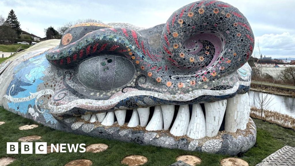 'Cousin of the Kelpies' unveiled on Glasgow canal