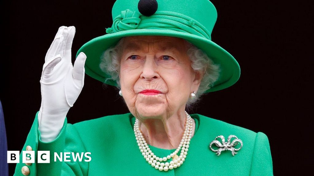 Fine for 'Queen's walking stick' eBay fraud - BBC News