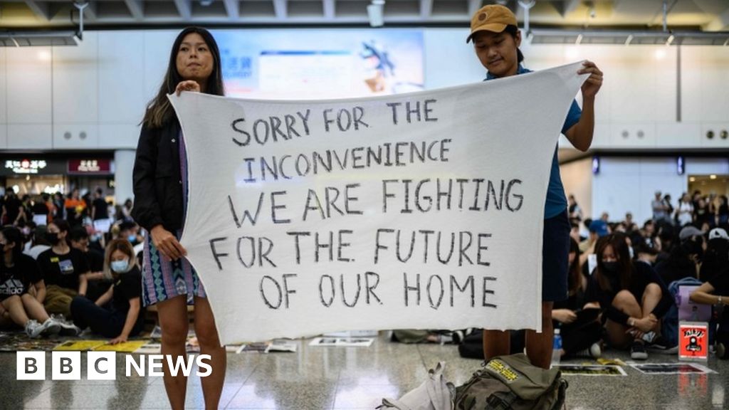 China and US feud amid fresh Hong Kong protests
