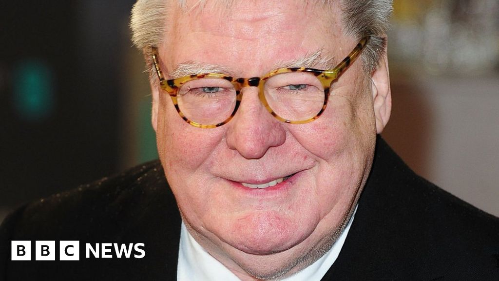 Sir Alan Parker, director of Bugsy Malone and Evita, dies aged 76 thumbnail