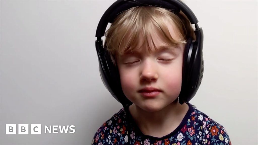 Coronavirus: Six-year-old's lockdown song missed, friends