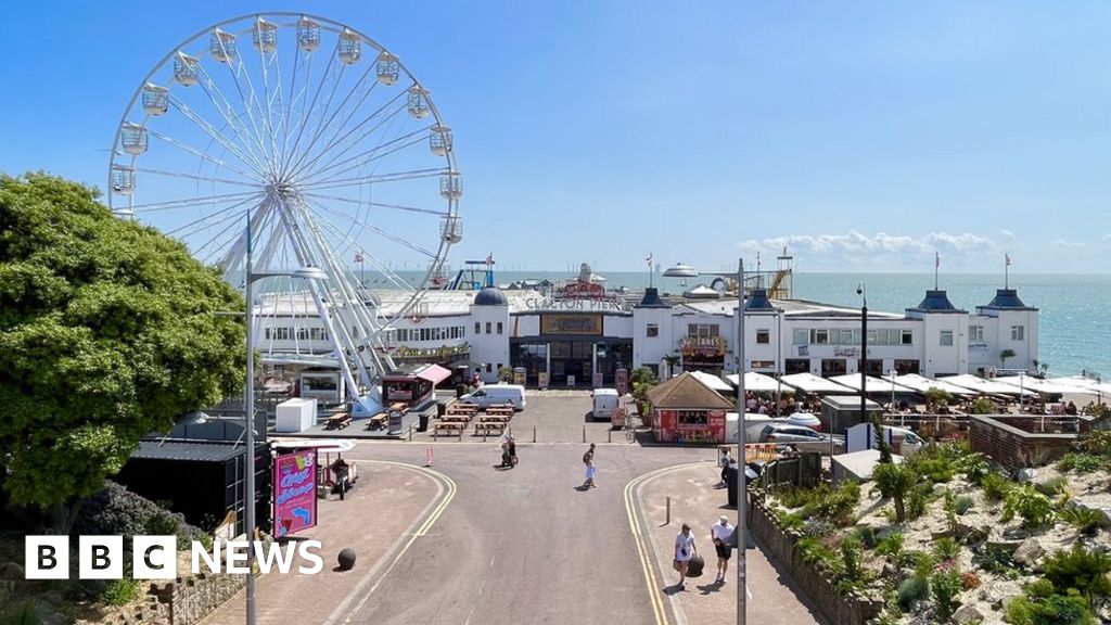 Two people injured on Clacton Pier rollercoaster