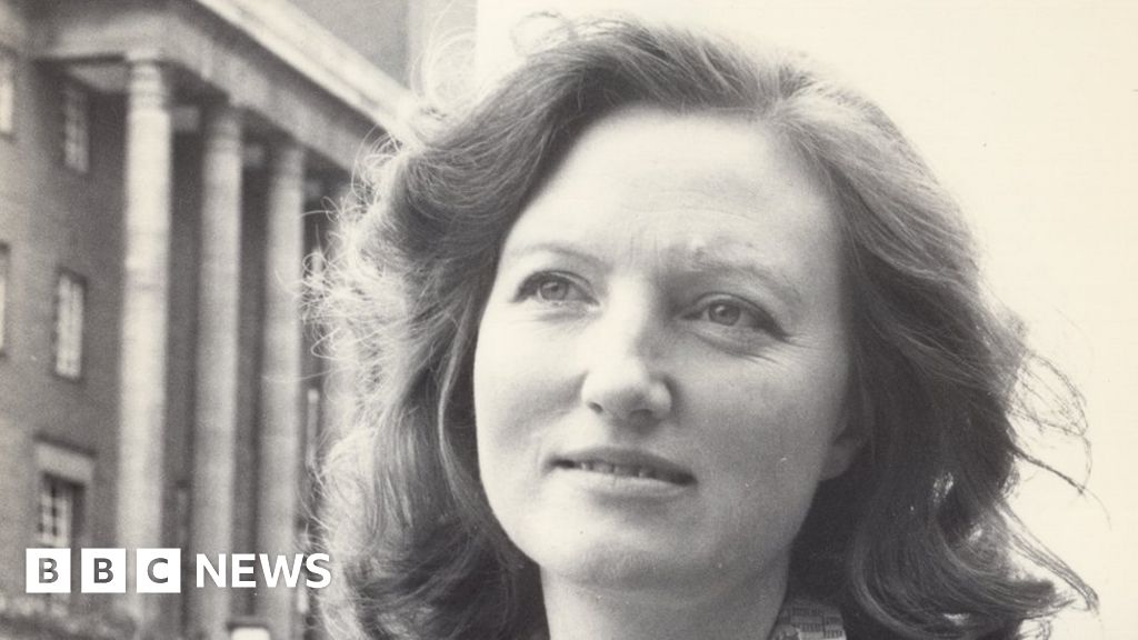Trailblazing BBC reporter retires after 44 years