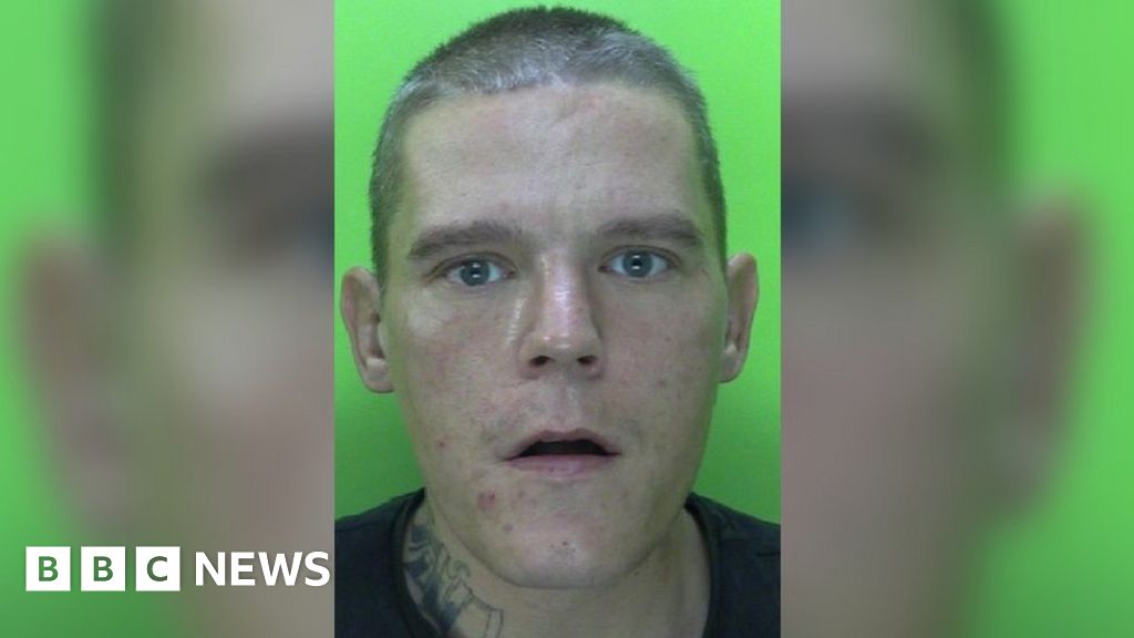 Mansfield: Man jailed for glass attack on woman in bath