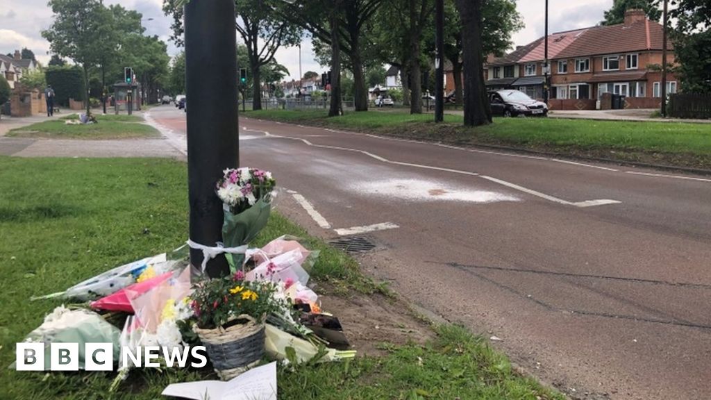 Couple killed in Birmingham crash had five children - BBC News