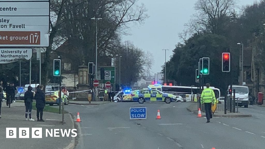 Northampton: Four questioned after boy, 16, stabbed to death – NewsEverything England