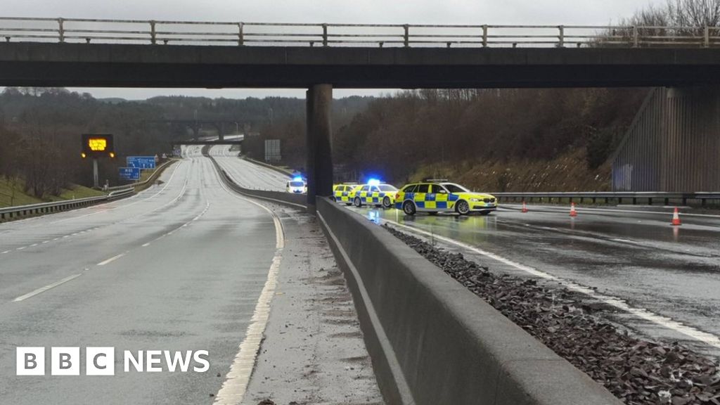 Man and woman in hospital after M80 crash BBC News