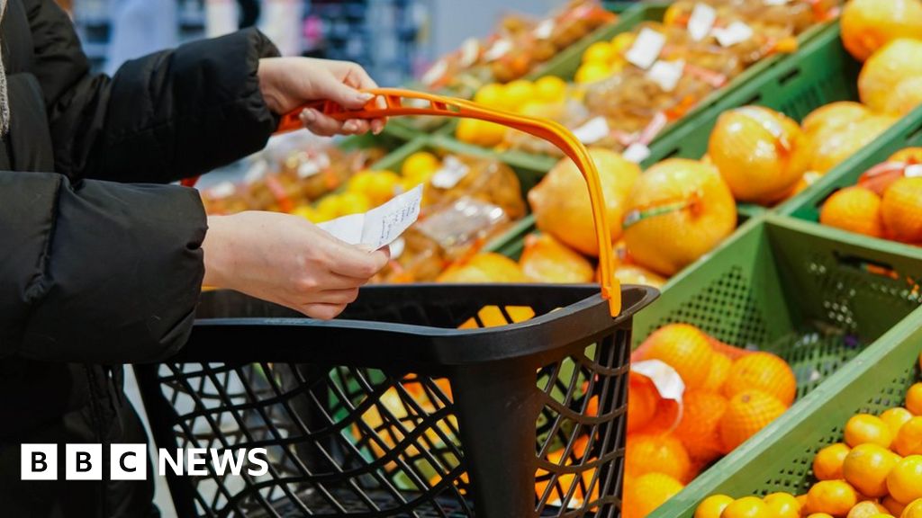 Food prices jump despite drop in wholesale costs