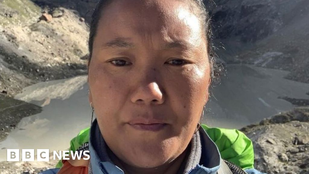 Lhakpa Sherpa: Woman climbs Everest for record tenth time