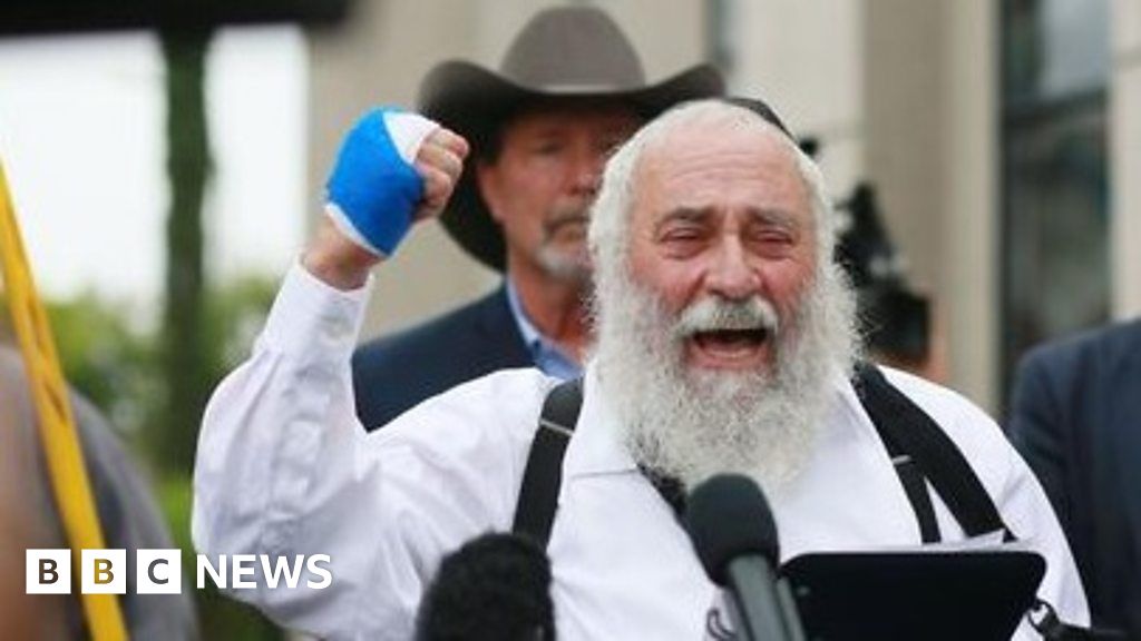 Rabbi Describes Seeing Synagogue Attacker Bbc News 