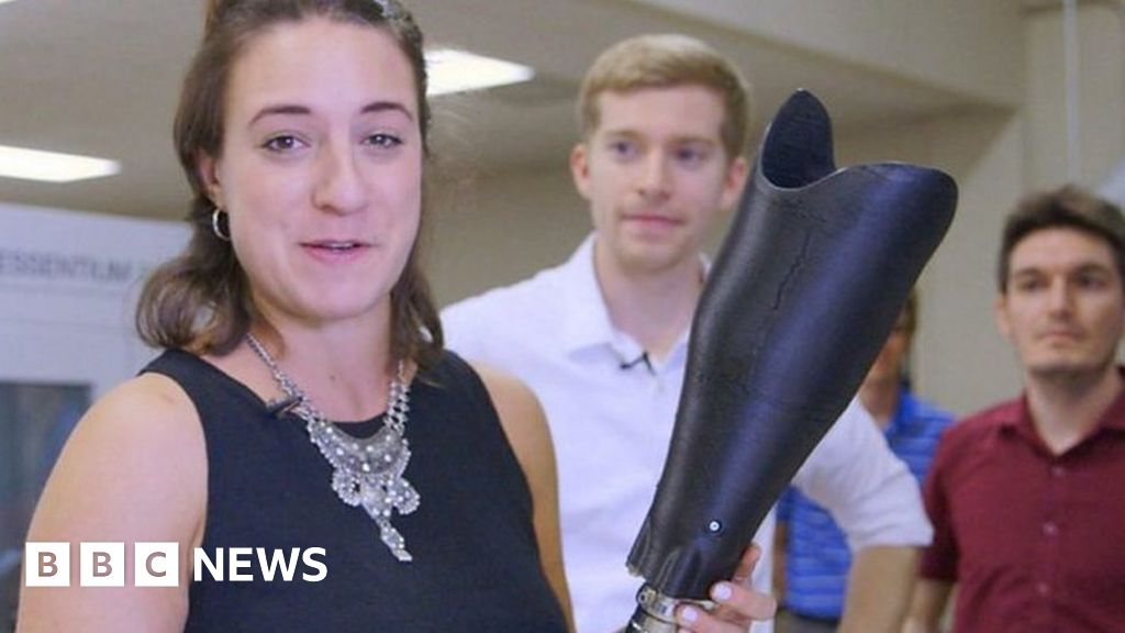 BBC Reporter And Amputee Tries Out 3D Printed Legs - BBC News