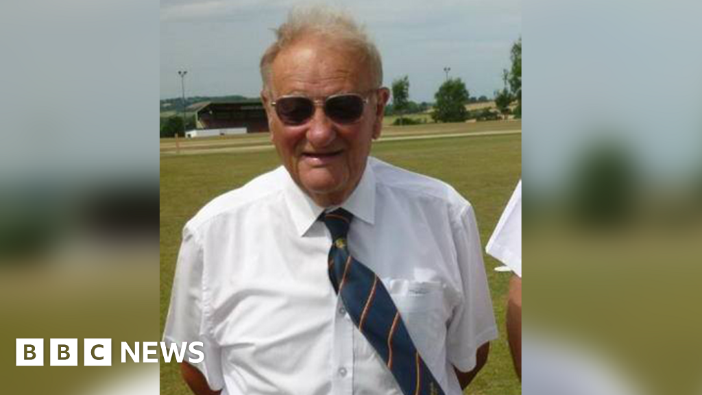 Cricket umpire died after being hit by batsman's shot BBC News