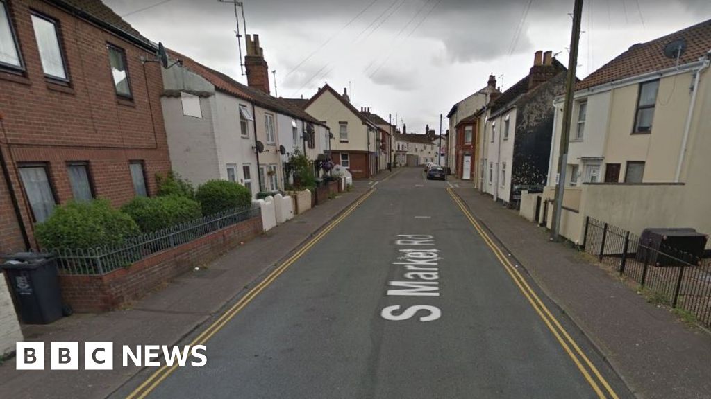 Two murder arrests after man stabbed to death in Great Yarmouth BBC News