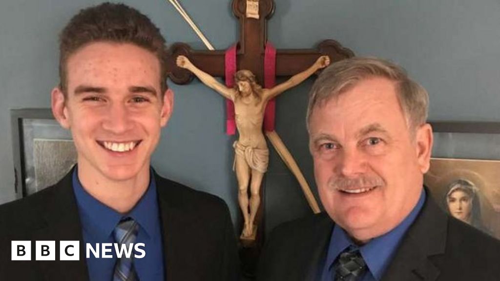 Lawsuit as unvaccinated teen banned by US school in outbreak