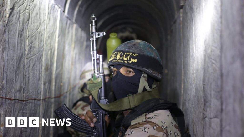 Egypt 'starts flooding Gaza tunnels' BBC News