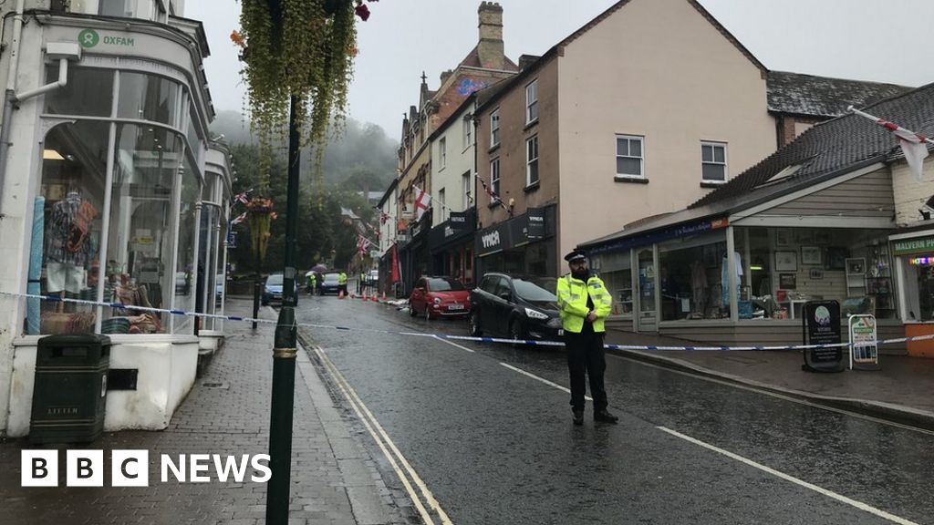 Woman Dies After Six Pedestrians Struck By Car In Malvern