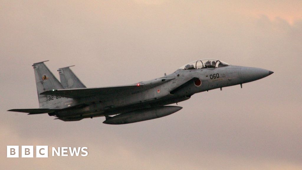 China Criticises Japanese Jet Scramble Over East China Sea - BBC News