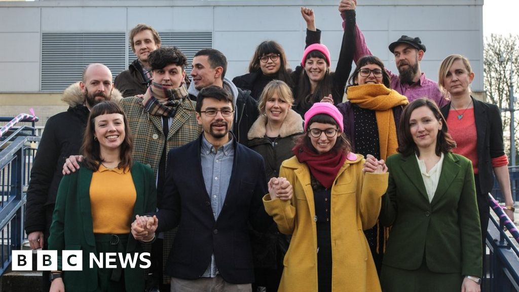 'Stansted 15' avoid jail over grounded plane