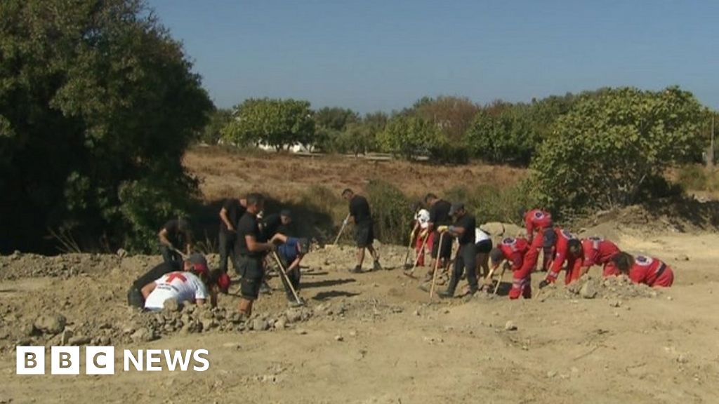 Ben Needham disappearance: Police excavation work ends on Kos - BBC News