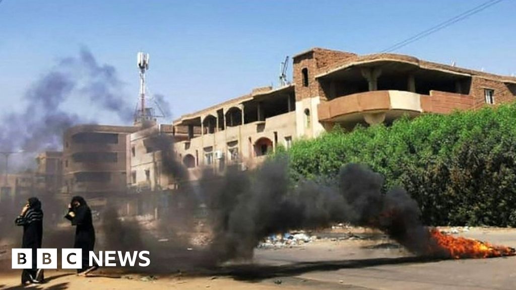 Sudan coup: Teachers tear-gassed at protest in Khartoum – BBC News