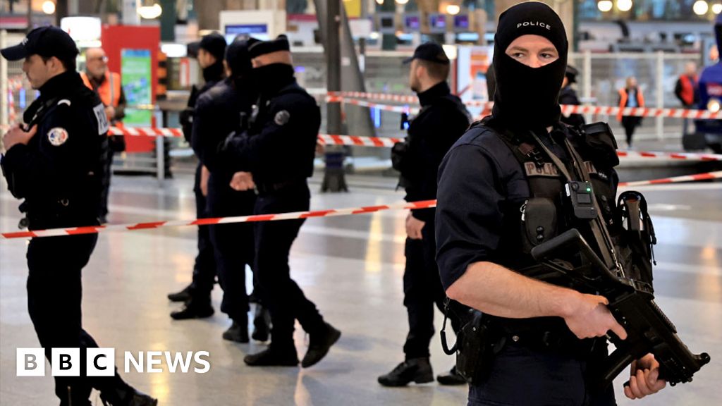 Gare du Nord: Six people injured in stabbing attack