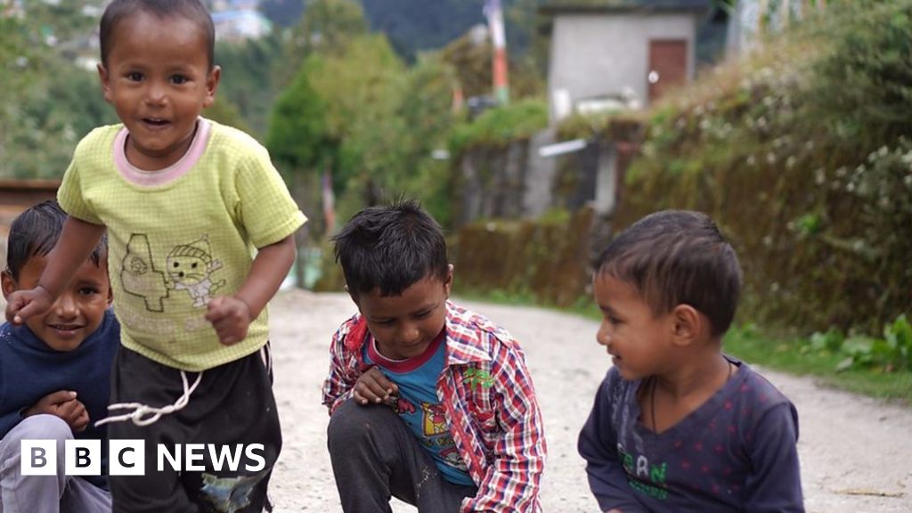 The Himalayan village that confiscates single-use plastics