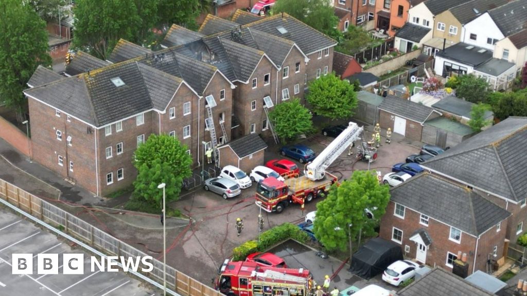 Drone captures aftermath of Gosport flats fire BBC News