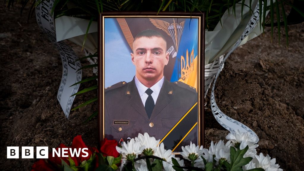 Ukraine war: The lonely funeral of a young soldier in Ukraine