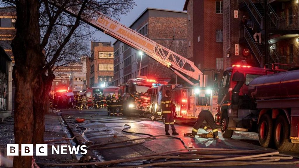 52 загинаха при пожар в жилищен блок в центъра на Йоханесбург