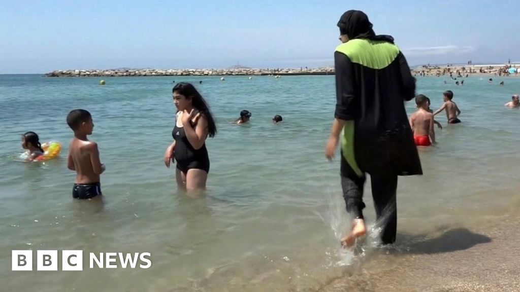 France Burkini Ban Mayors Urged To Heed Court S Ruling Bbc News