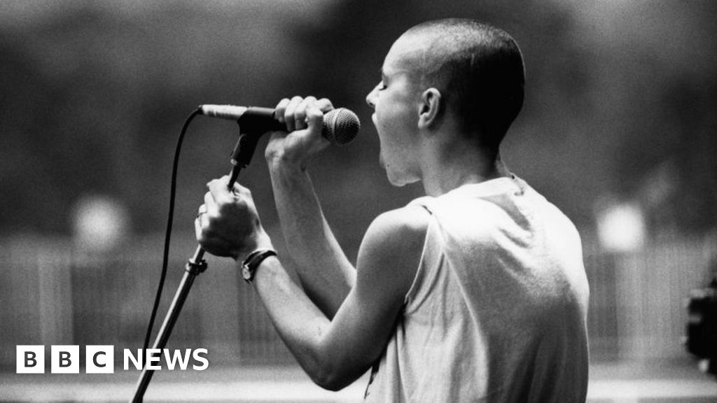 Sinéad O'Connor: Tributes flow for Irish singer dead at 56