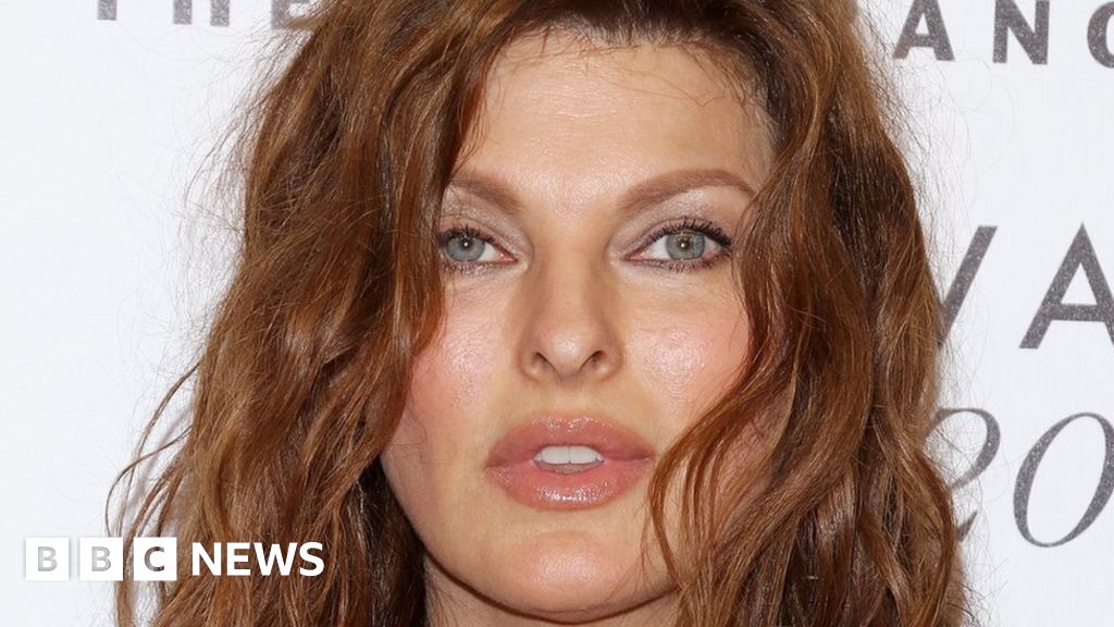 Linda Evangelista says she was left 'deformed' by cosmetic procedure