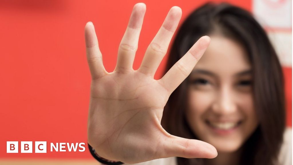 Length of ring and index fingers 'linked to sexuality'