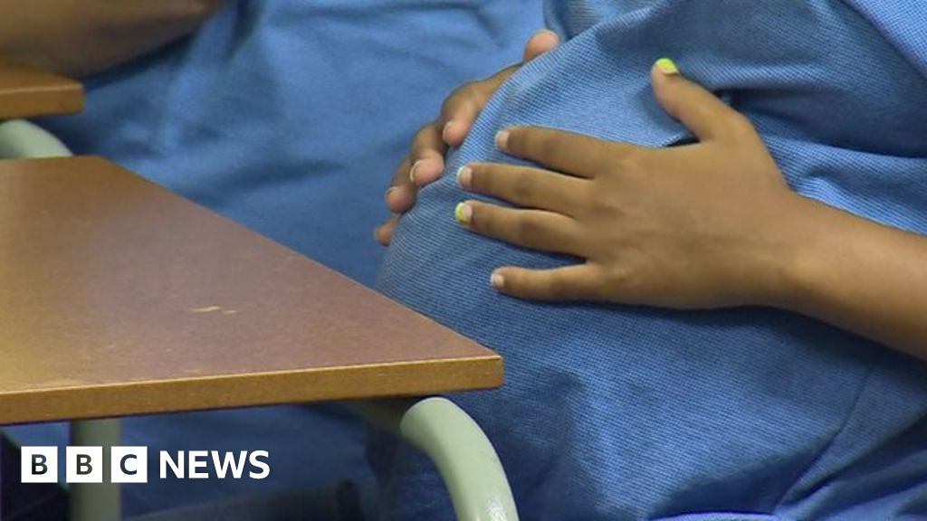 Sierra Leone overturns ban on pregnant schoolgirls