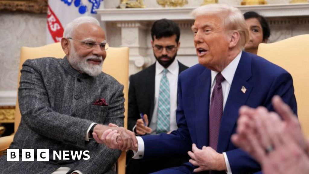 Trump berbicara perdagangan dengan Modi setelah memesan tarif baru