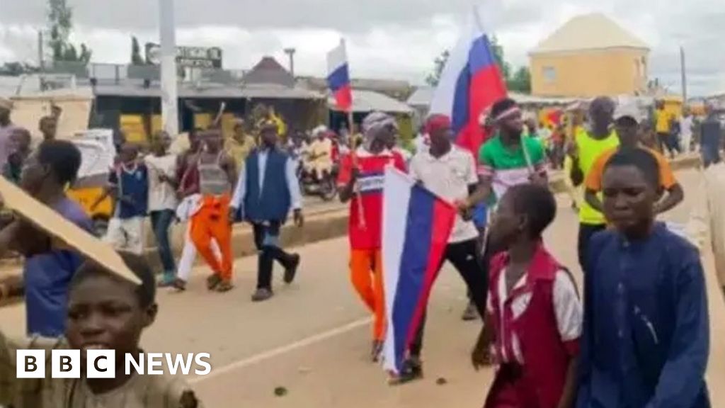 Nigerian protesters arrested for waving Russian flag