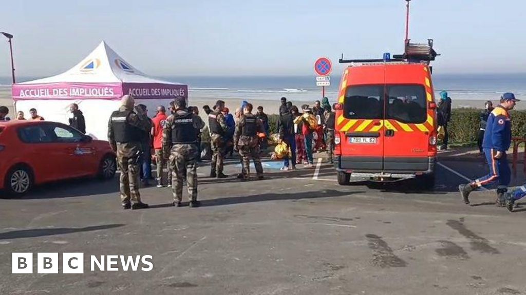 Four people die trying to board boat in Channel crossing attempt