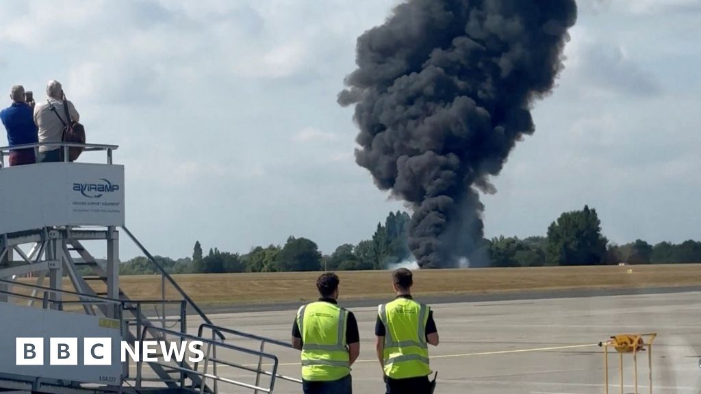 Plane crashes at Southend Airport, says police