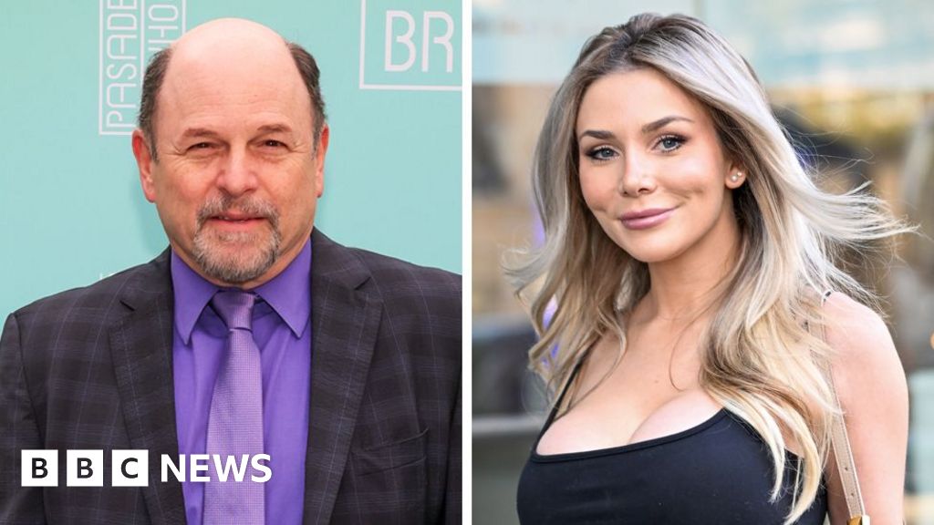 Jason Alexander apologises to Courtney over 2012 sketch