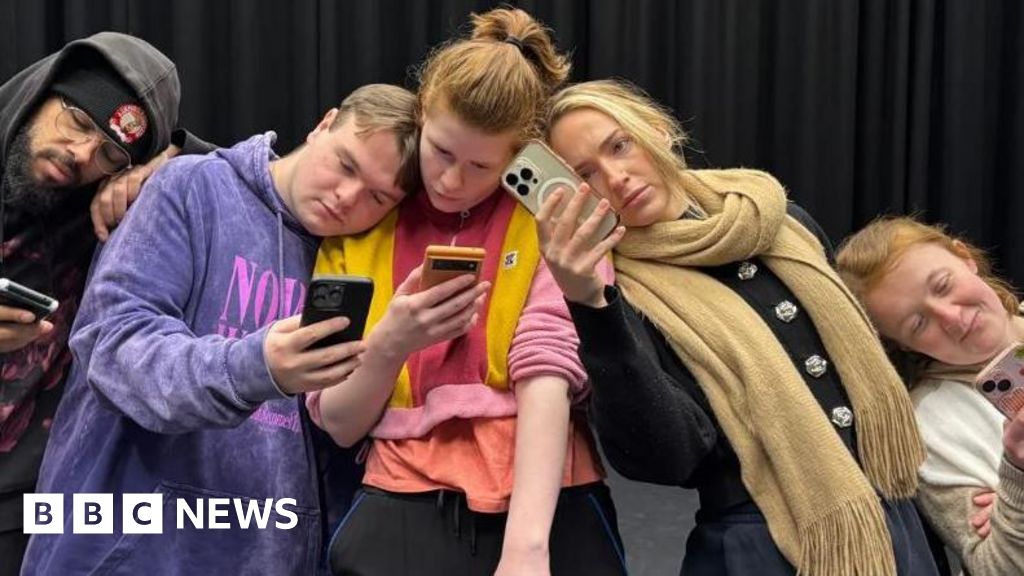 Play on mobile phone use to be performed at House of Commons