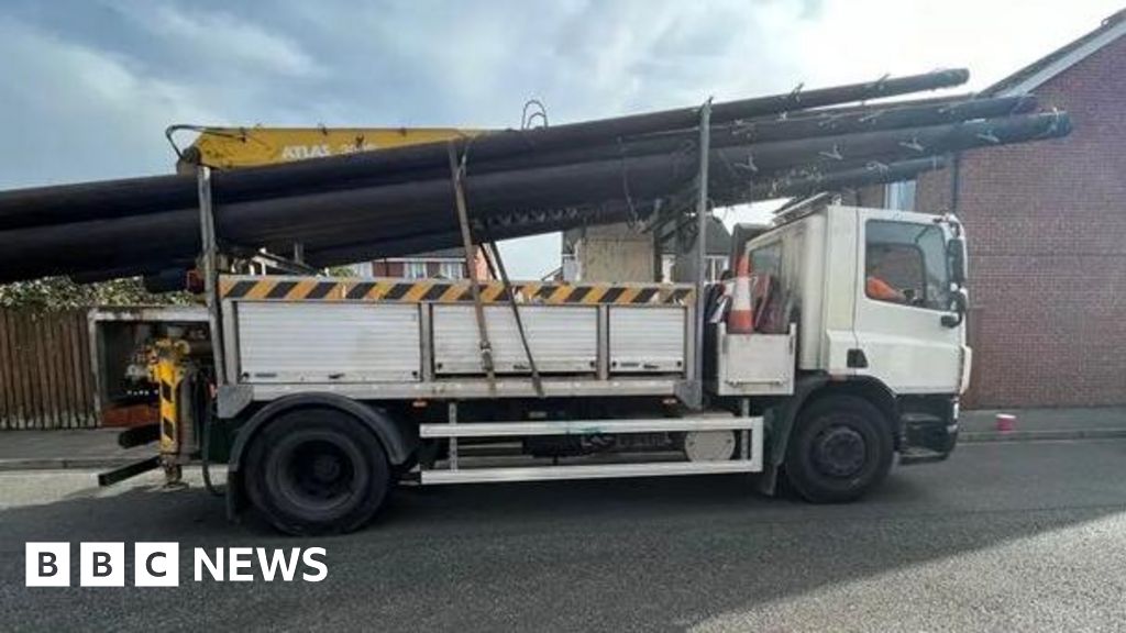 bbc.co.uk - David McKenna - Watchdog Ofcom hopes broadband changes will lower prices in Hull - BBC News