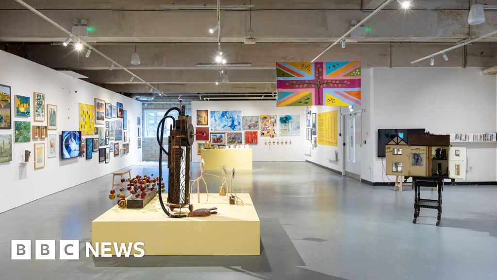 bbc.co.uk - Chris Young - Bradford art shines in final Loading Bay pop-up gallery show - BBC News