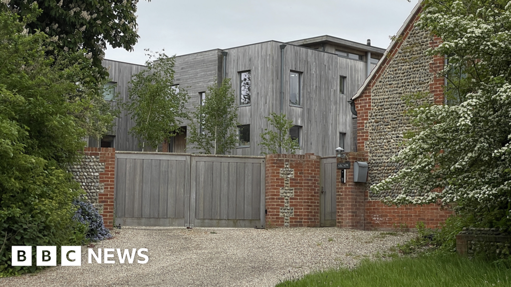 London theatre producer agrees to demolish top of Cley home 