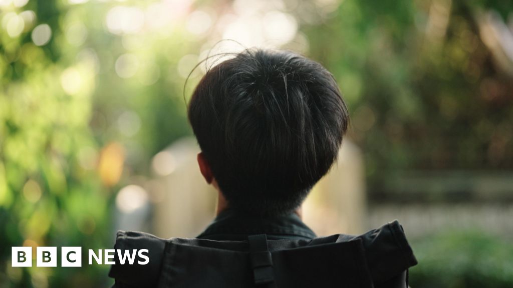 Dewan Oxfordshire meninggalkan manusia tanpa pendidikan selama lebih dari setahun