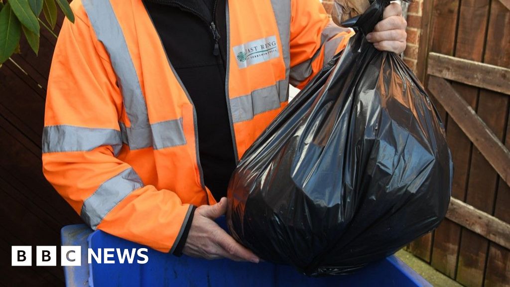 East Riding warning over bags in recycling bins BBC News