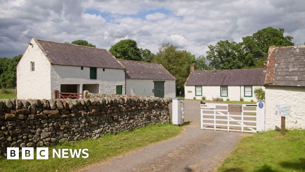 bbc.co.uk - Trees planted by Robert Burns found on his Dumfries farm