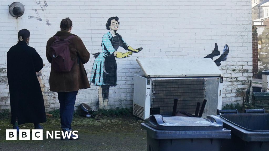 Banksy artwork which appeared in Margate returns to town  www.bbc.com