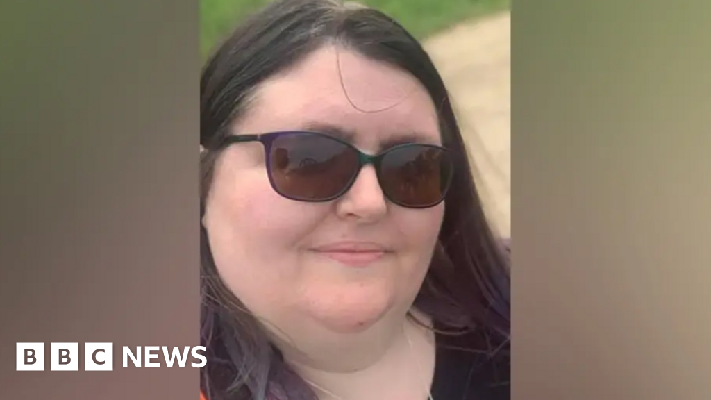 Llangollen Woman died suddenly after tractor crash(02)